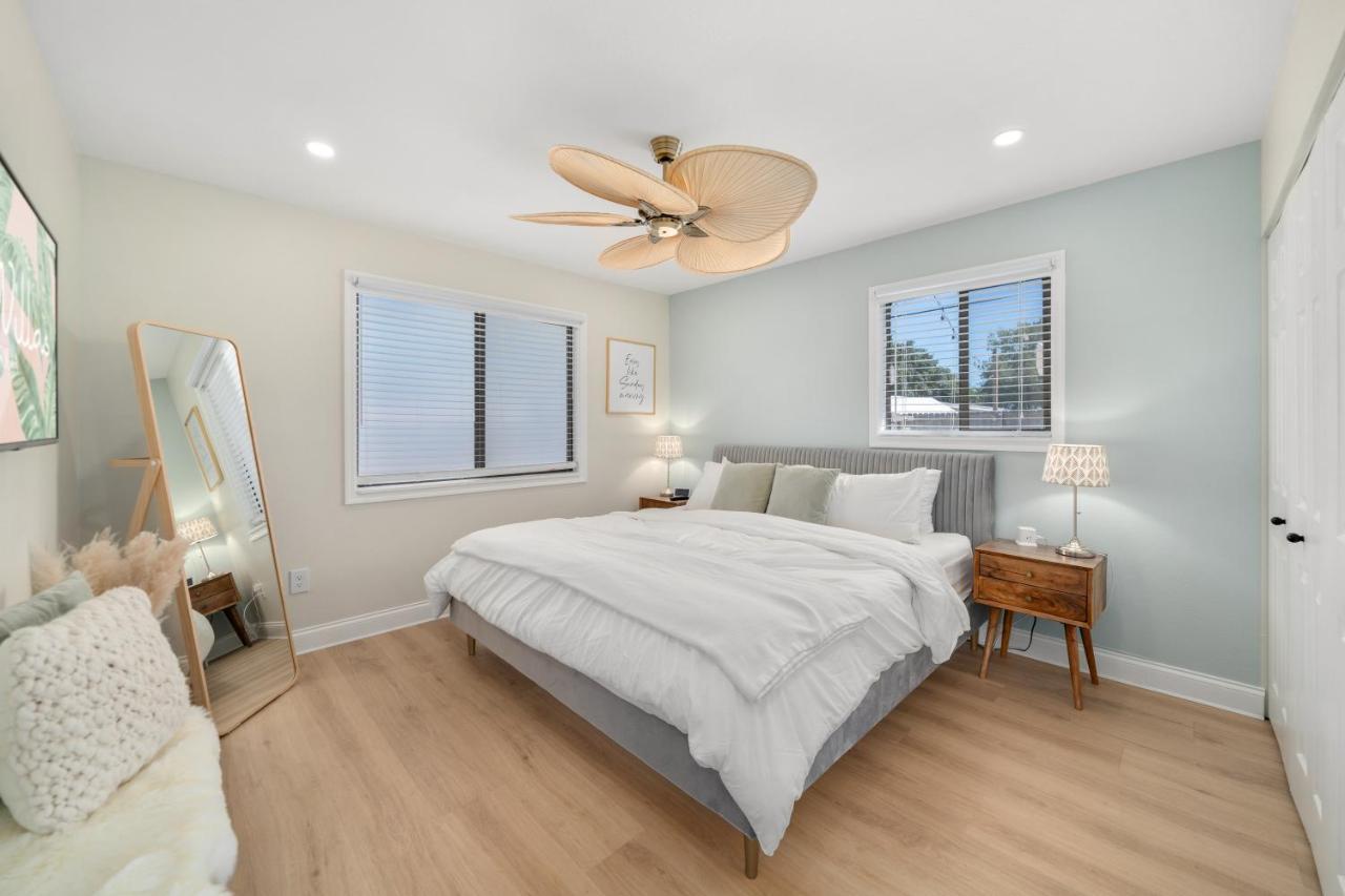 Luxury Villa 3 Blocks From The Beach With A Pool, Fire Pit And Outdoor Oasis Cape Canaveral Exterior photo